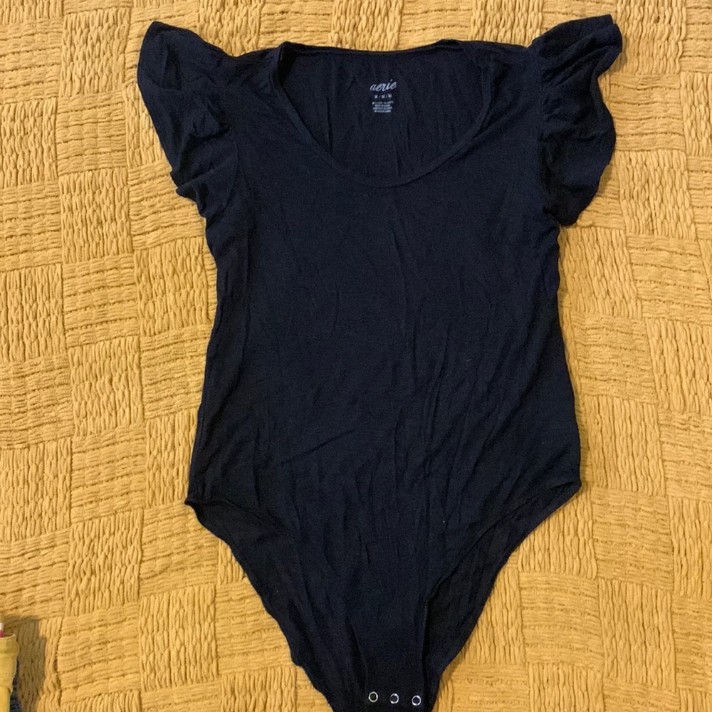 ✨ 3/$15 or 5/$20 ✨ aerie ruffle-sleeved body suit